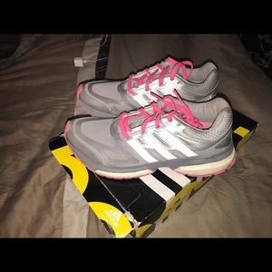 Adidas “Response Boost Techfit” running shoes